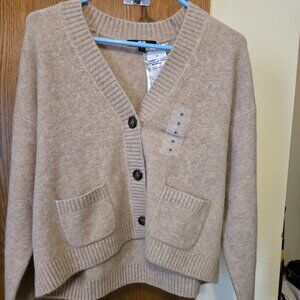NWT Uniqlo Souffle Yarn Short Cardigan Beige